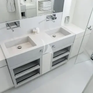 DARK HORSE - Master Cabin Ensuite