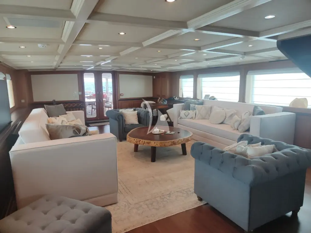 KOKOMO NIGHTS - Image 3