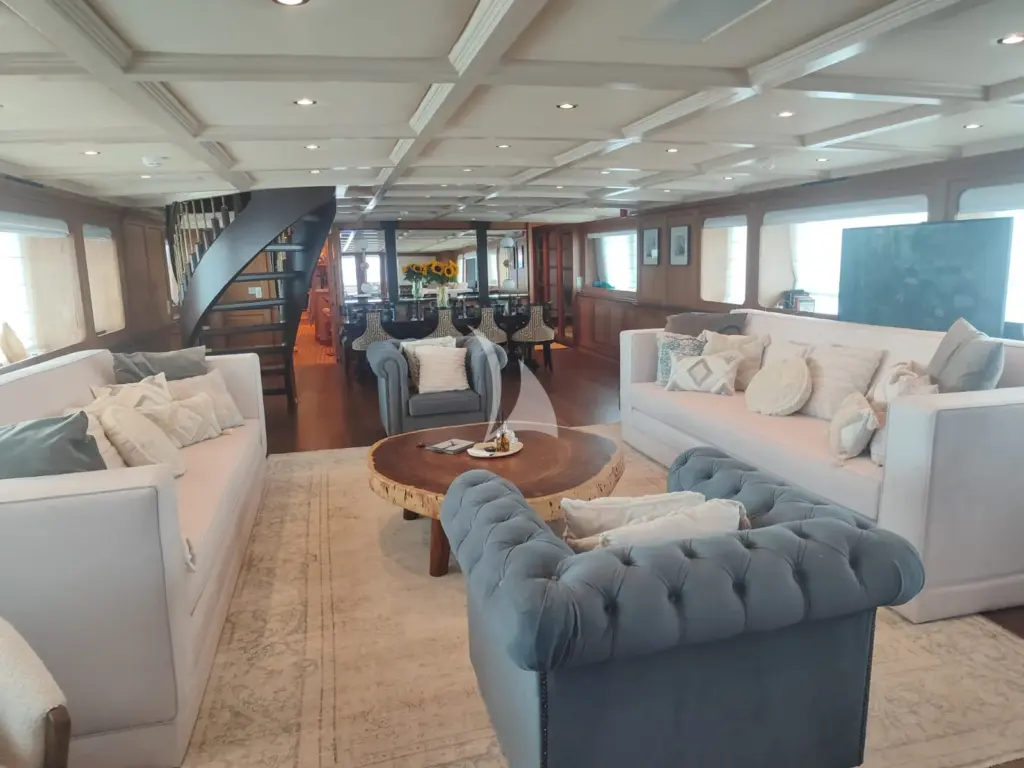 KOKOMO NIGHTS - Image 5