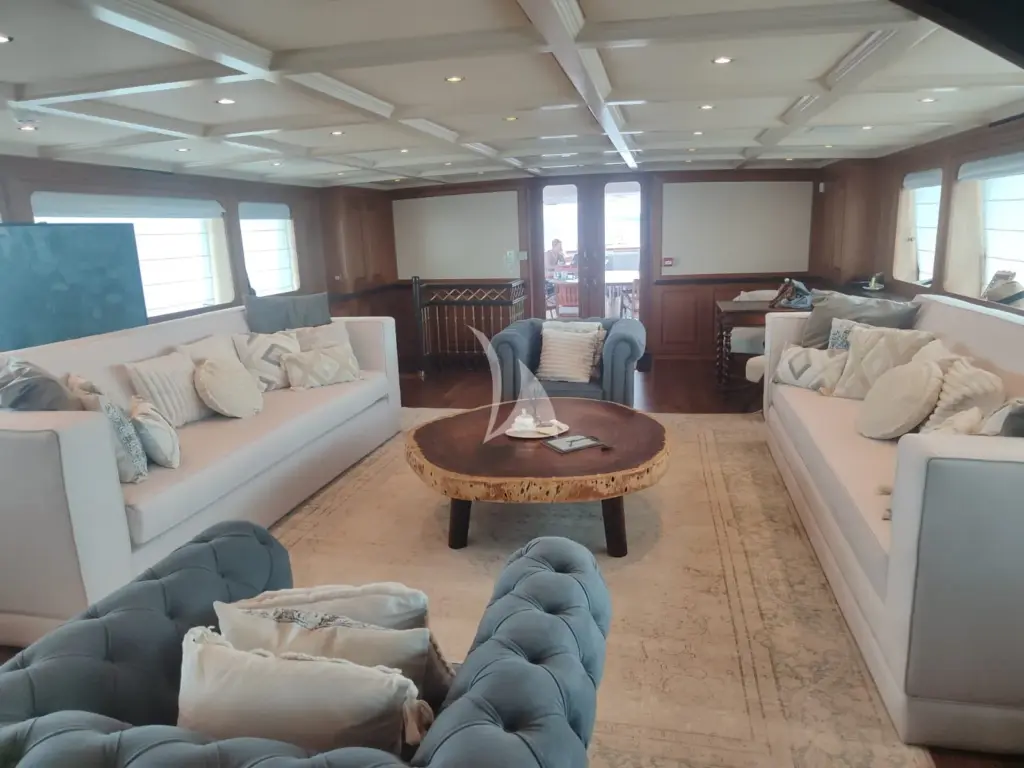 KOKOMO NIGHTS - Image 4