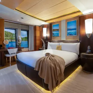 WHEELS - Guest Cabin Stb