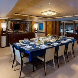 WHEELS - Interior Dining