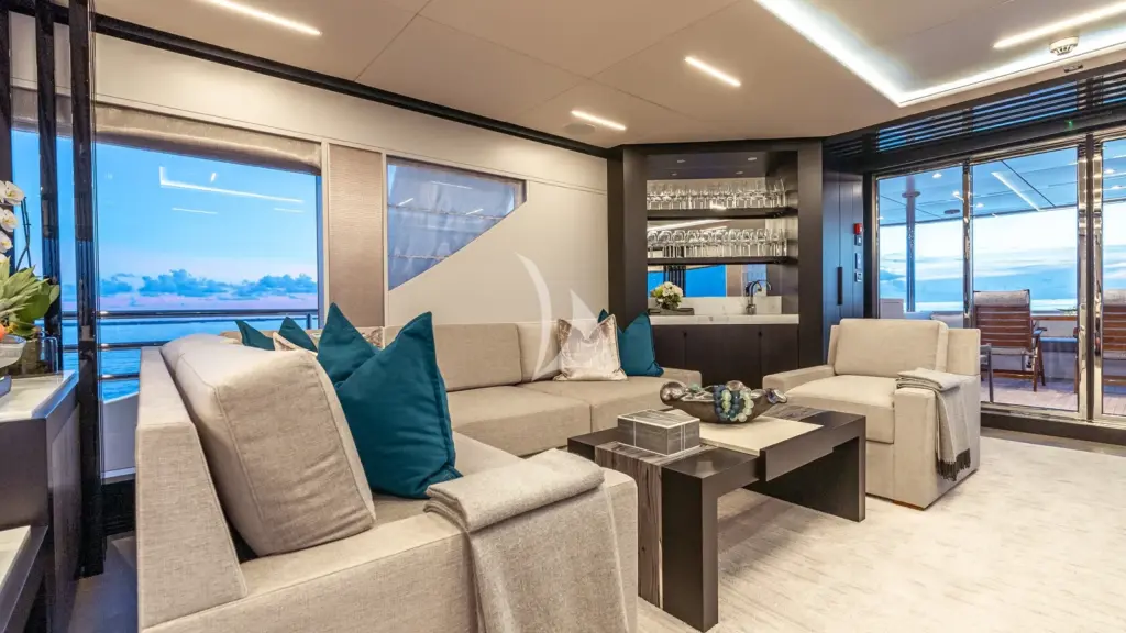 CynderElla - Main salon 