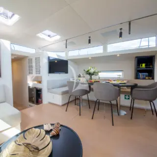 YKNOT NOW SALON