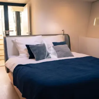YKNOT NOW - Master Cabin