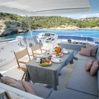 HUMILITAS II - Flybridge Al Fresco Dining 