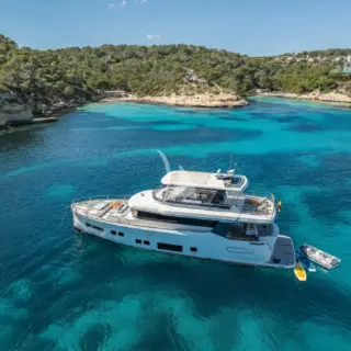 HUMILITAS II - At Anchor