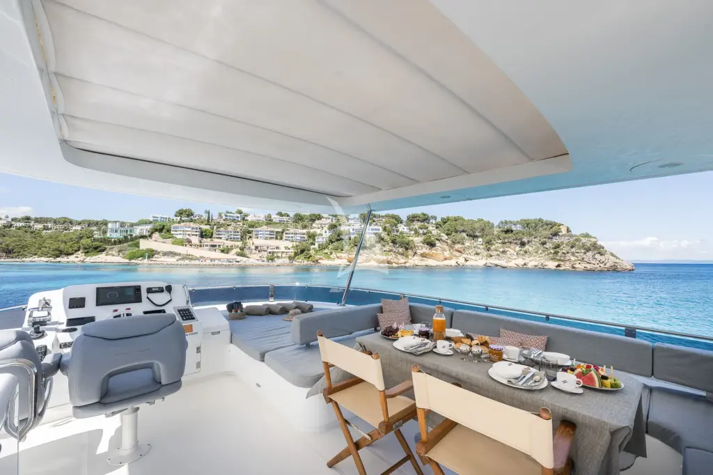 HUMILITAS II - Flybridge Al Fresco Dining 