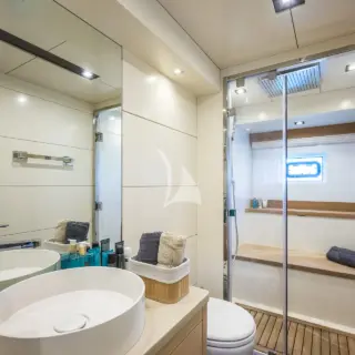 HUMILITAS II - Master Bathroom