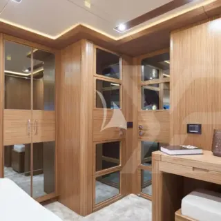 HUMILITAS II - Master wardrobe area