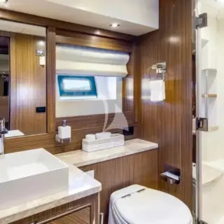 HUMILITAS II - VIP bathroom