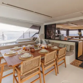 ARIVA - aft deck dining area