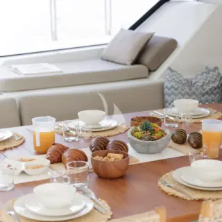 ARIVA - Breakfast time