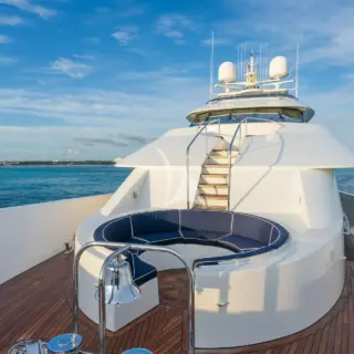 Bow Seating - AVALINA 130' Westport 2003/2023