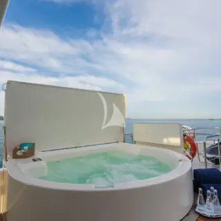 Jacuzzi - AVALINA 130' Westport 2003/2023