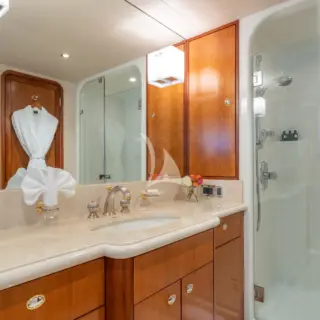 VIP ensuite #1 - AVALINA 130' Westport 2003/2023