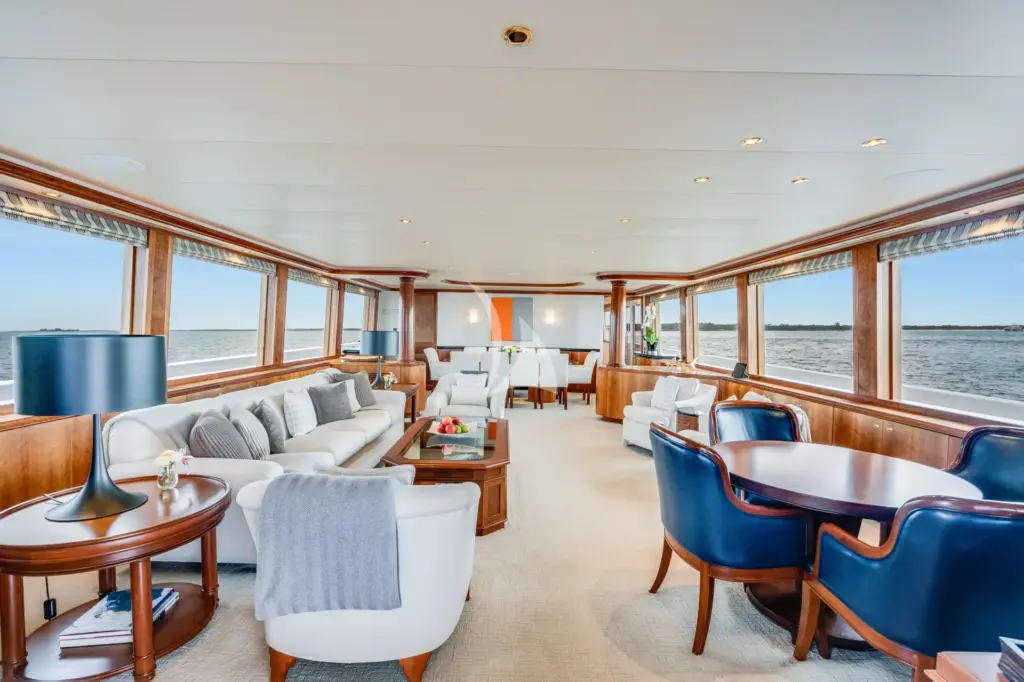 Main Salon - AVALINA 130' Westport 2003/2023