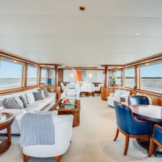 Main Salon - AVALINA 130' Westport 2003/2023