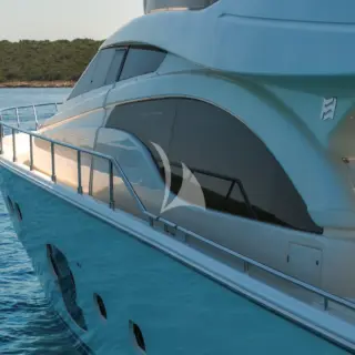 DOMINIQUE - Portside