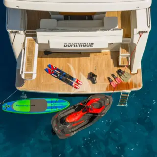 DOMINIQUE - Water toys