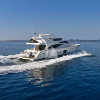 DOMINIQUE - Under way