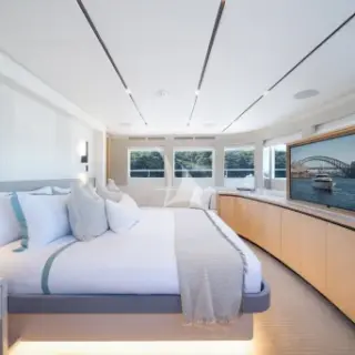 BLUESTONE - MASTER CABIN