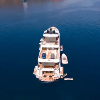 AQUARIUS - View of decks from stern