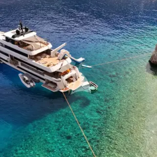 AQUARIUS - At anchor with tender and toys