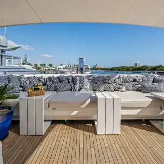 ARTEMIS - Fly bridge sun pads