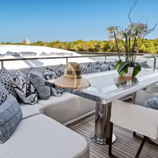 ARTEMIS - Aft Deck Seating