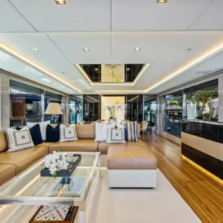 ARTEMIS - Main Salon