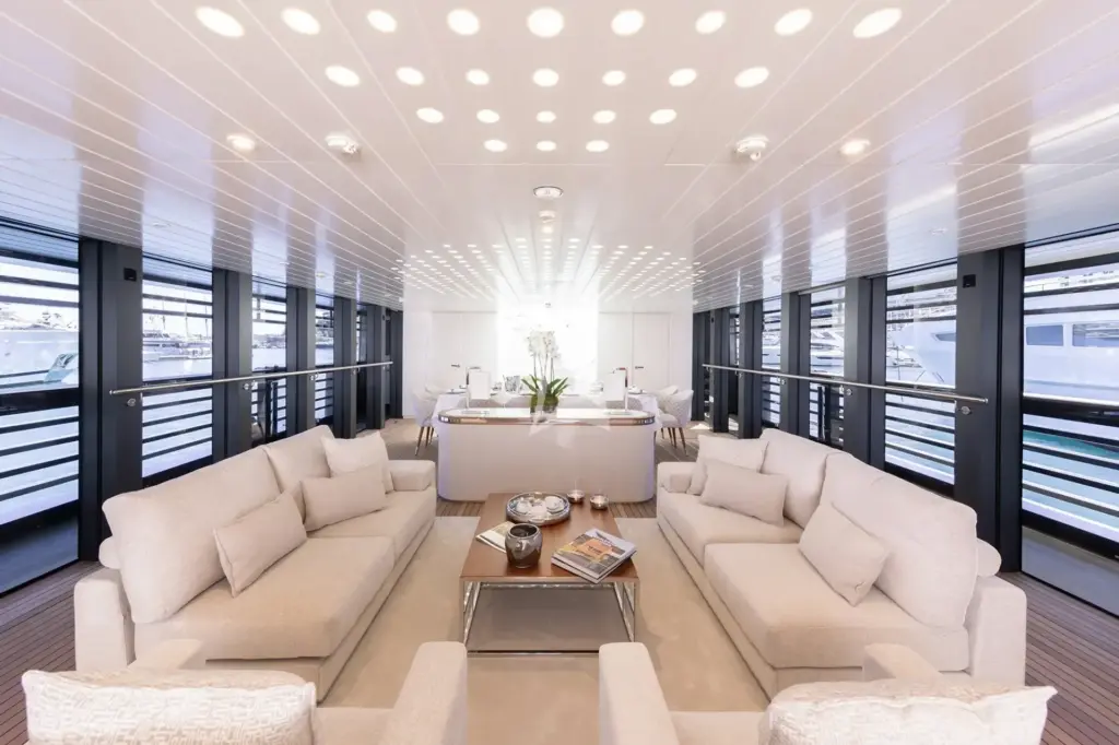 OCEAN PEARL - Main Deck