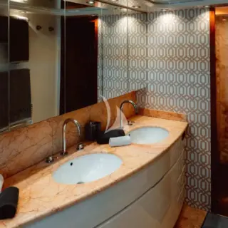 MAGIC SIX - BATHROOM