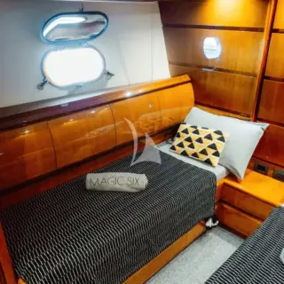 MAGIC SIX - TWIN CABIN