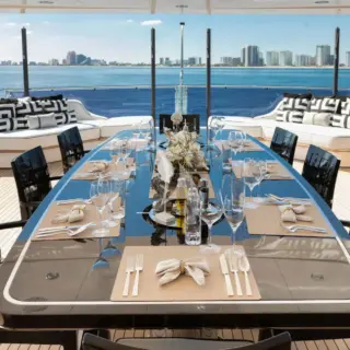 NEXUS - Top deck dining