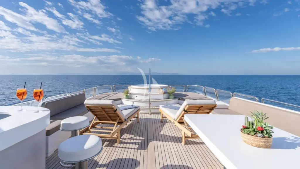 LADY G II - Sundeck