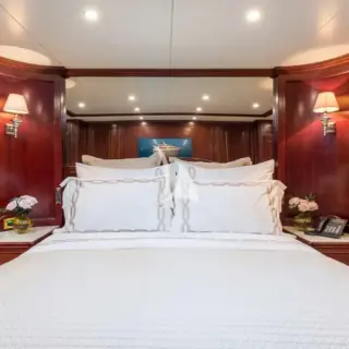 ENDLESS SUMMER - VIP Cabin 