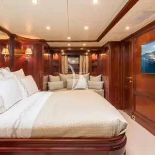 ENDLESS SUMMER - VIP Cabin 