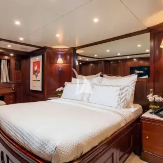 ENDLESS SUMMER - VIP Cabin 