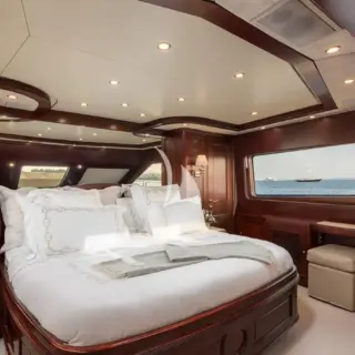 ENDLESS SUMMER - Master Cabin 