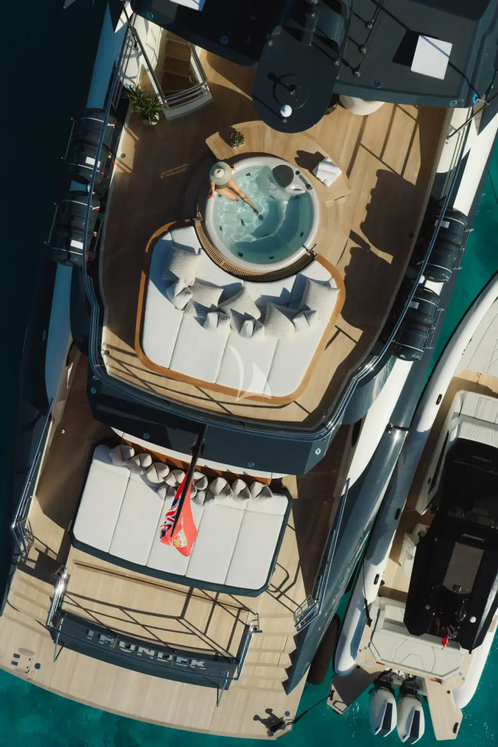 THUNDER - Upper Deck Jacuzzi