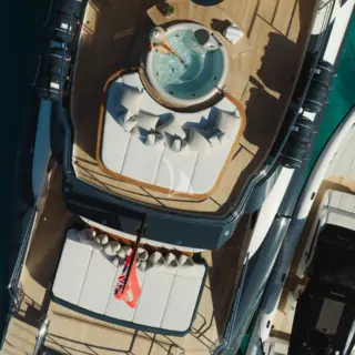 THUNDER - Upper Deck Jacuzzi