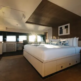 THUNDER - Principal Cabin