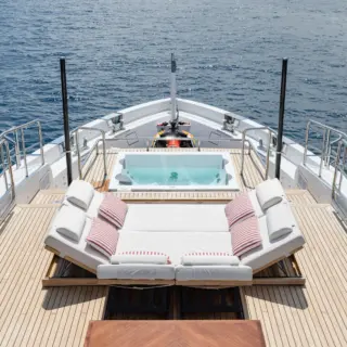 TRAMONTO - Fore deck 2