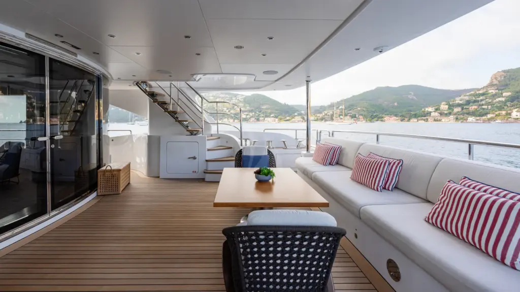 TRAMONTO - Aft deck