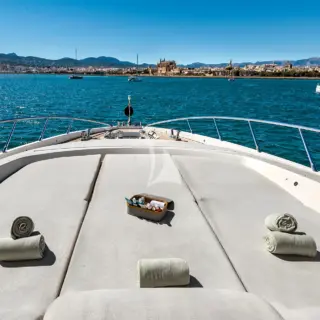 MRS GREY - foredeck sunpads