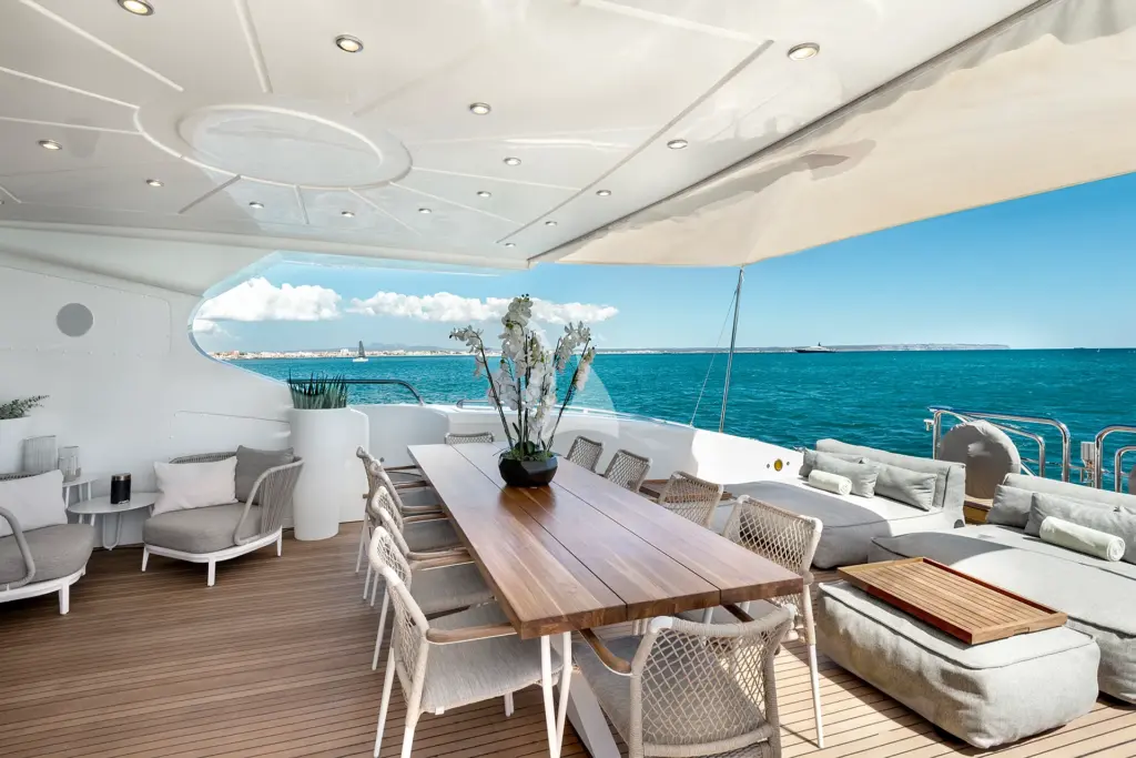 MRS GREY - aft deck