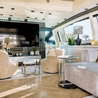 MRS GREY - main salon