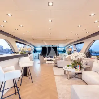 MRS GREY - main salon