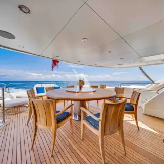 NATURAL 9 - Bridge Deck Aft - Dining